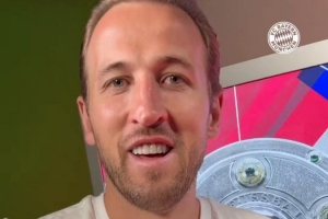 爱游戏APP-凯恩：感谢球迷本赛季的支持，我感到无比自豪&amp;期待下一座奖杯